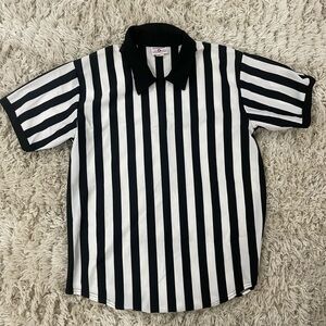 Referee 1/4 Zip Short Sleeve Shirt. Size L